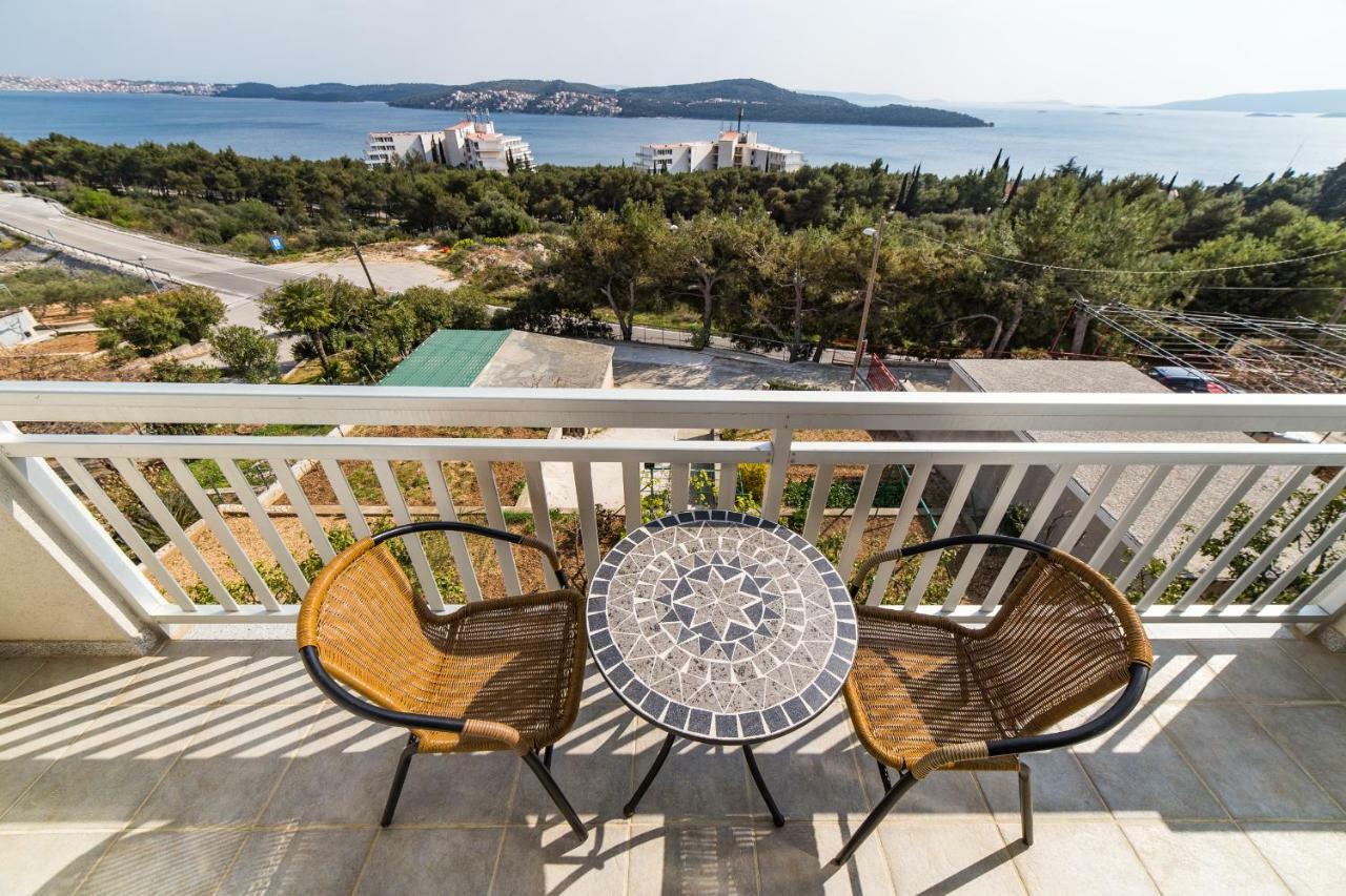 Apartments Rose Трогир Экстерьер фото