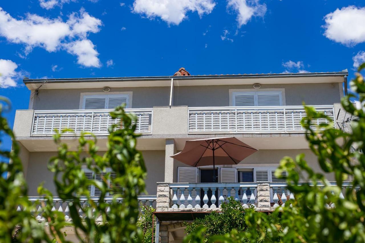Apartments Rose Трогир Экстерьер фото