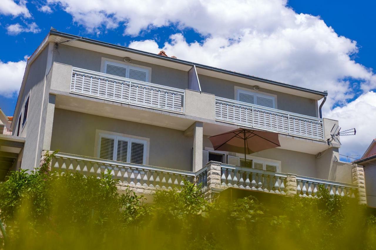 Apartments Rose Трогир Экстерьер фото