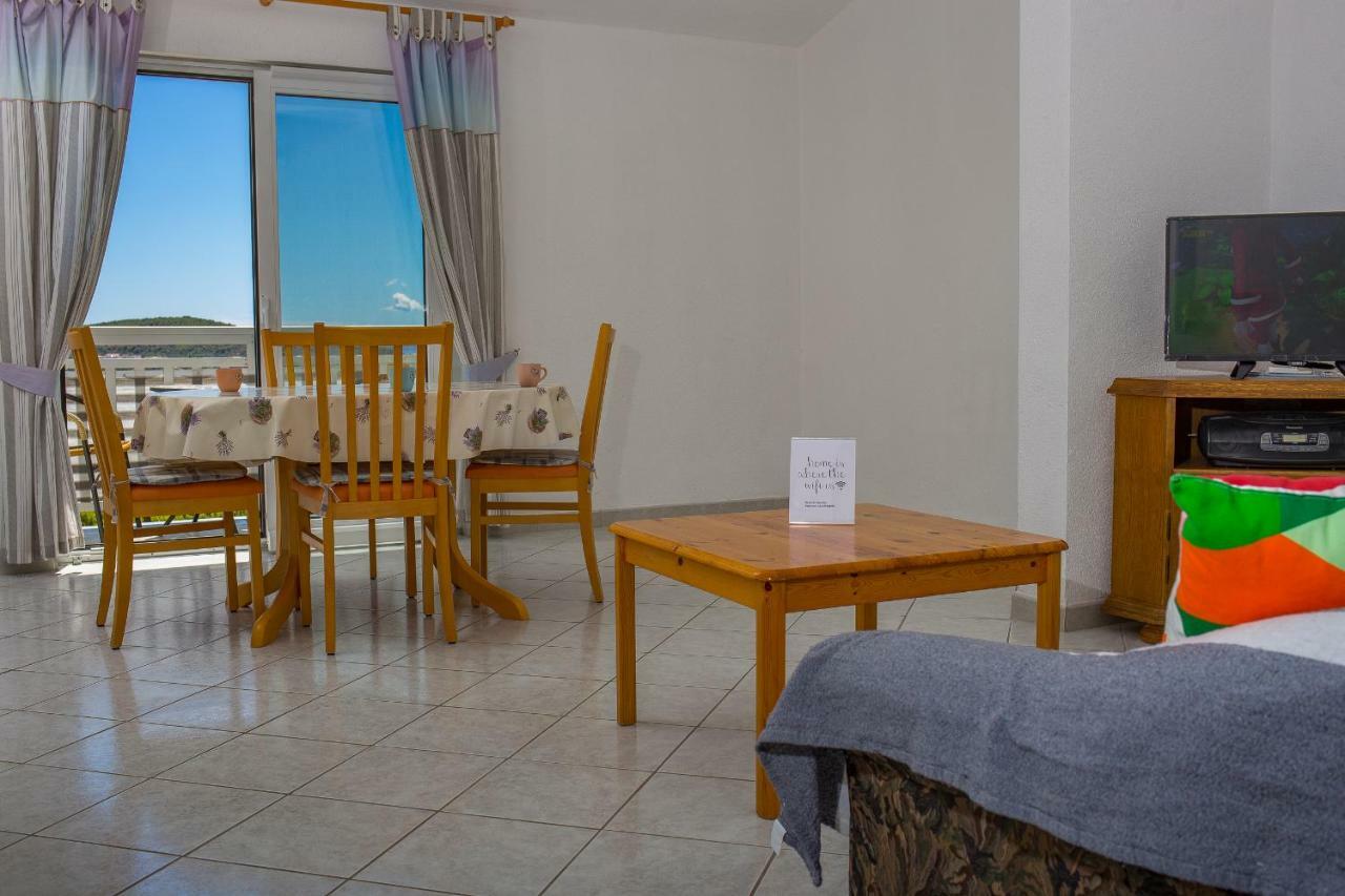 Apartments Rose Трогир Экстерьер фото